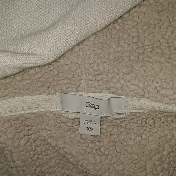 Adorable fleece GAP jacket - Picture 3 of 3